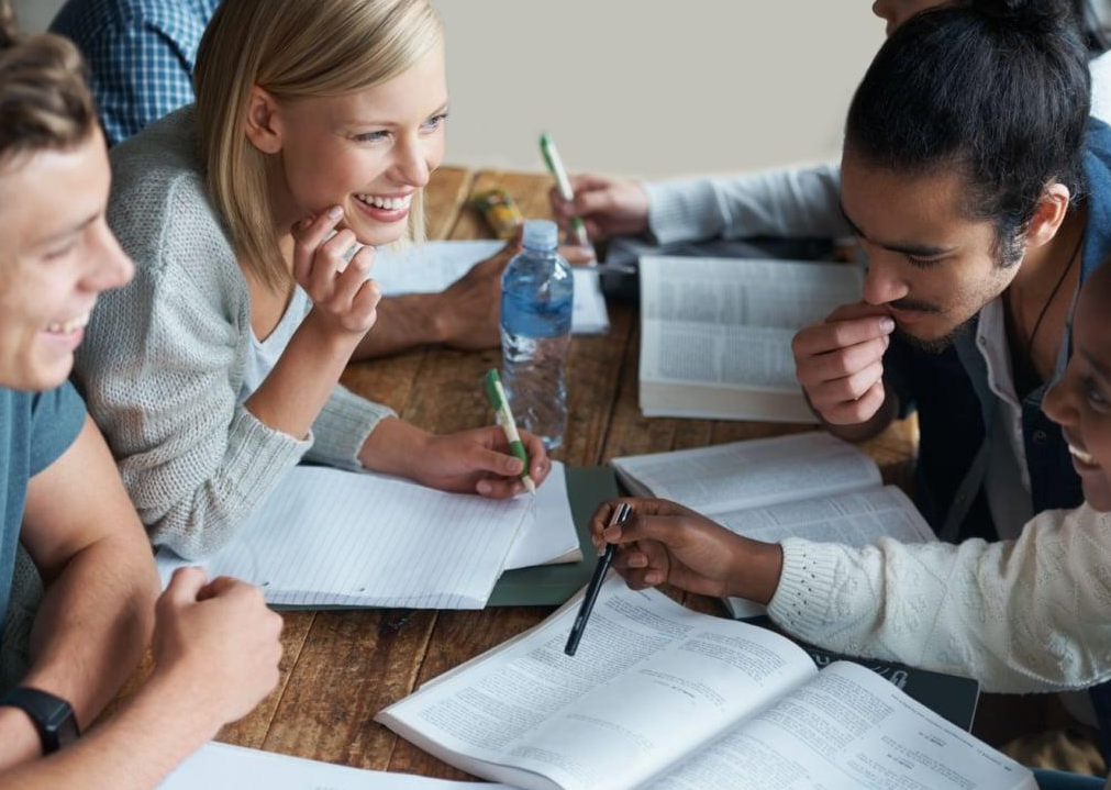 From the Classroom to Summer Tutoring: 5 Ways Districts Can Support a Smooth Transition